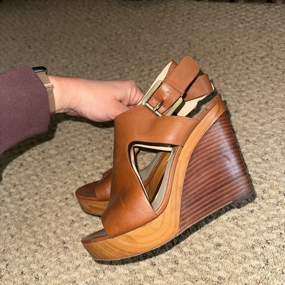 Michael Kors Size 8 Brown Leather & Wooden Wedges - Picture 3 of 6